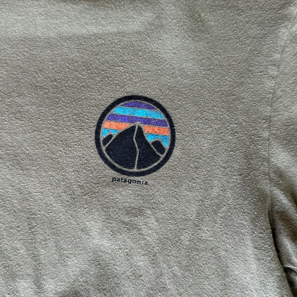 Patagonia t-shirt - Picture 2 of 5